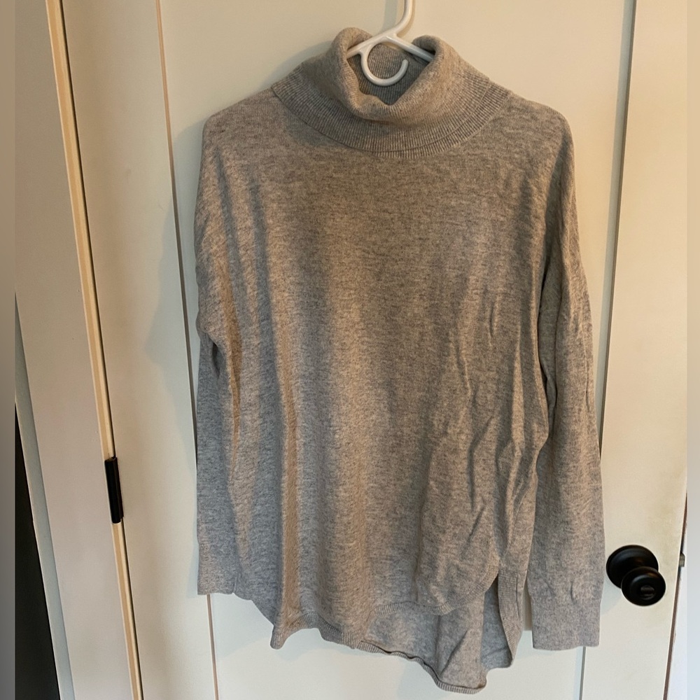Treasure & Bond Gray Turtleneck Sweater with Relaxed Fit